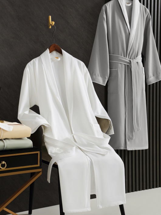 luxury polyester hotel bathrobe with logo embroidery